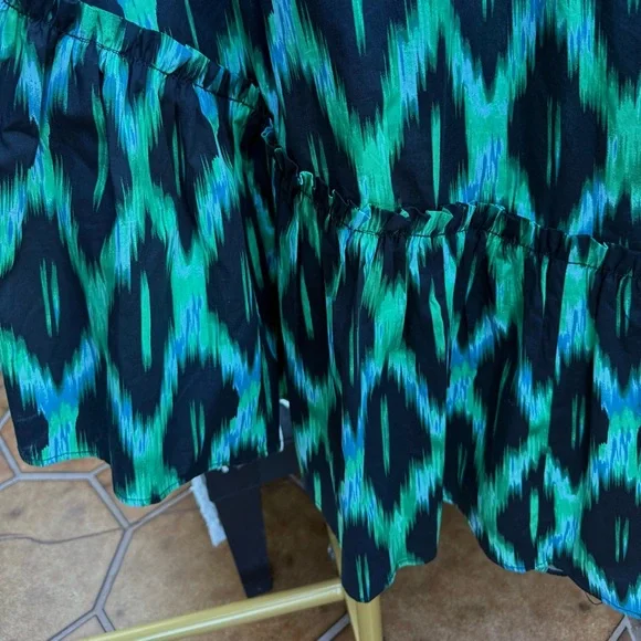 Scoop Black And Green Dress - Picture 8 of 16